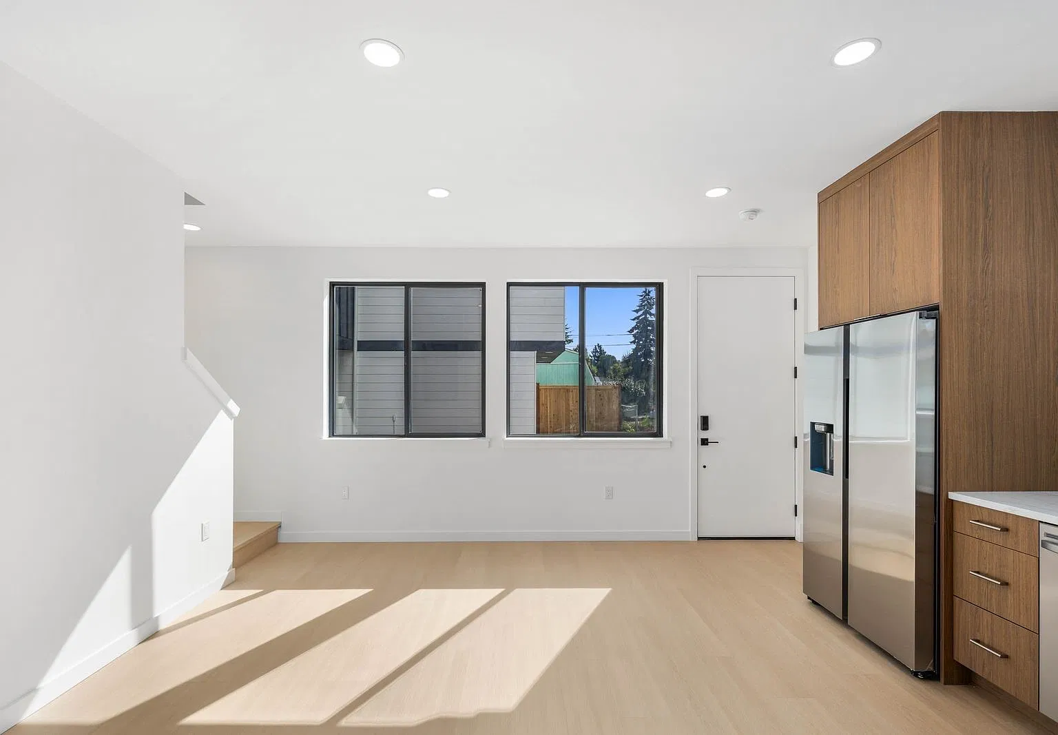 2 bed, 1077 sqft, $2,600 — Photo 2