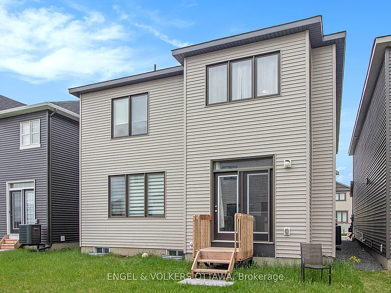 1031 Curraglass Walk — Photo 23