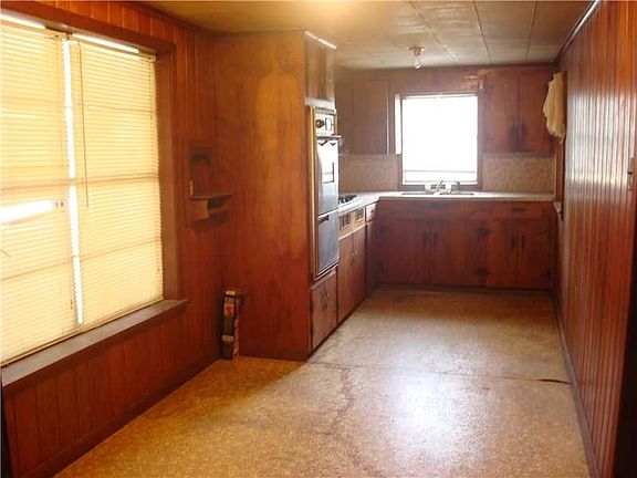 2nd image of 1035 Brady St