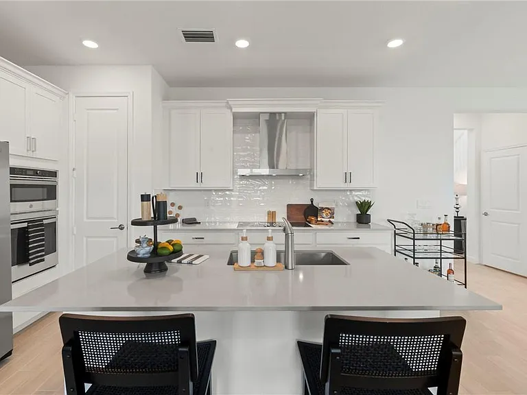 22812 Caciano Rd — Photo 5