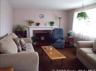 7 Orville Dr, Newport, RI 02842