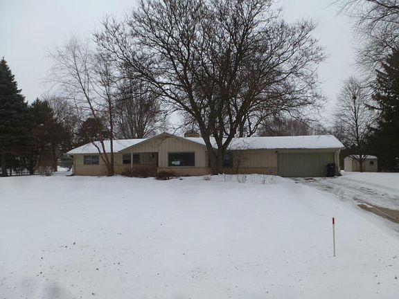 3rd image of 6436 W Cloverleaf Ln