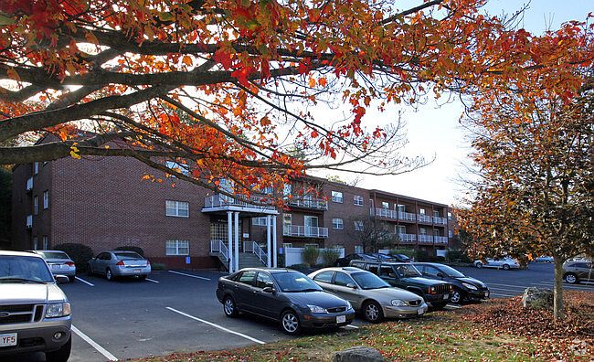 1st image of 34 Salem End Rd APT 11B