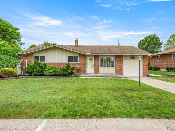 33911 Pawnee St, Westland, MI 48185