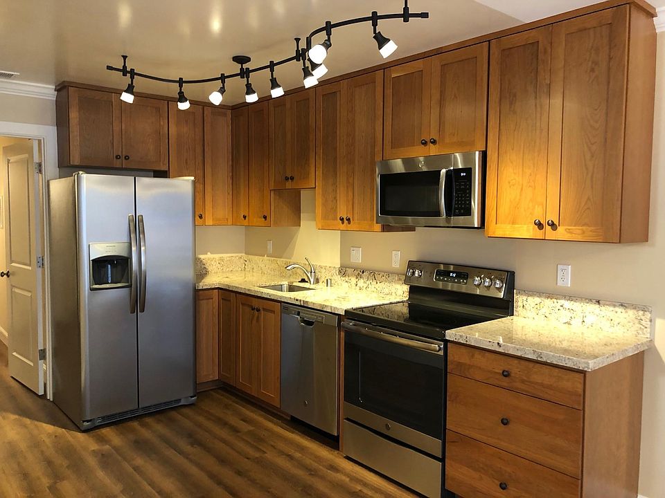1st image of 454 Willow Ave
