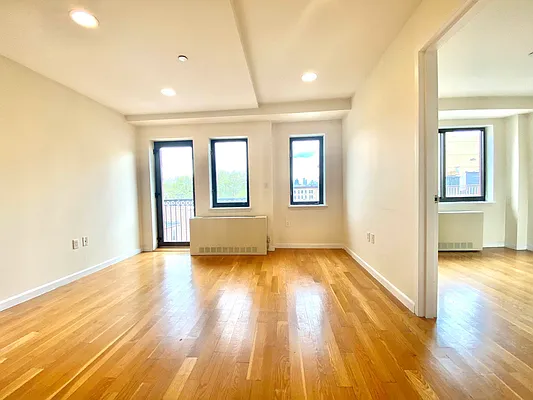 Rented by Astoria Realty | media 3