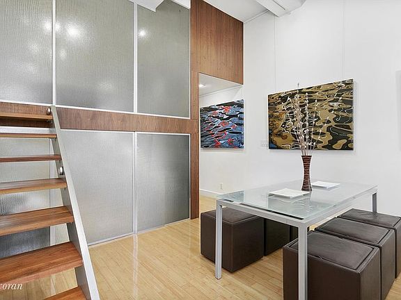 3rd image of 305 E 45th St #12G