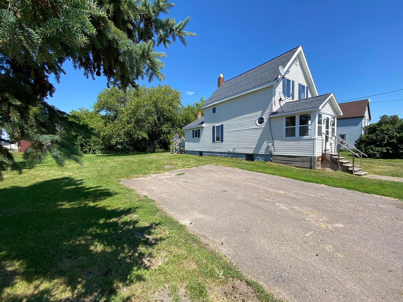 905 Cedar St, Sault Sainte Marie, MI 49783 Zillow