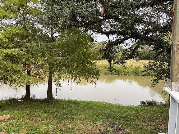 4th image of 327 Bayou Dr