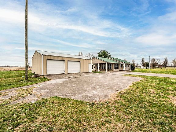 3rd image of 1432 Dearing Rd