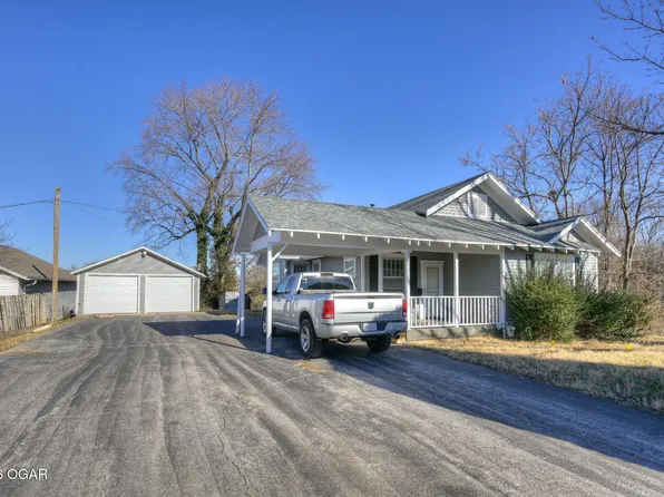 629 Wood Ave, Carthage, MO 64836