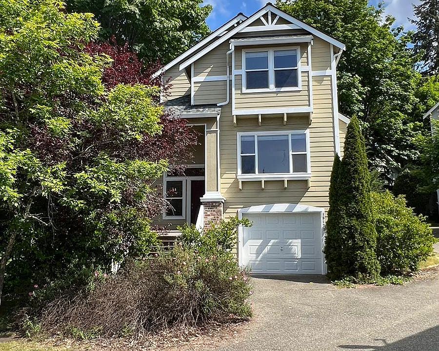 1st image of 15179 NE 8th Pl