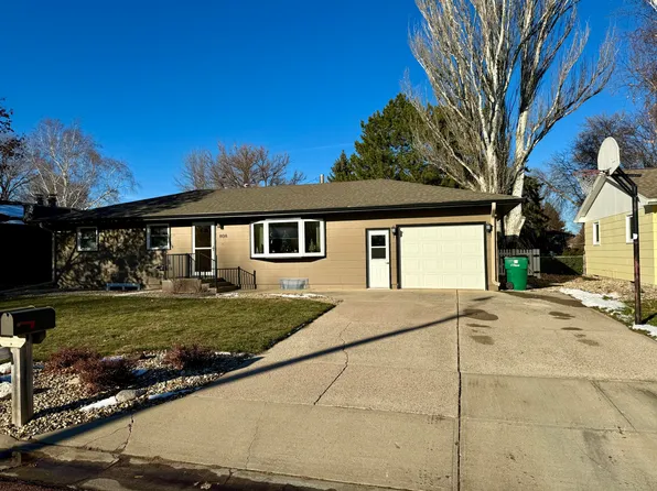 808 E 13th Ave, Mitchell, SD 57301