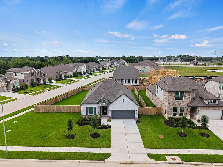 2720 Grove Crest Dr — Photo 4