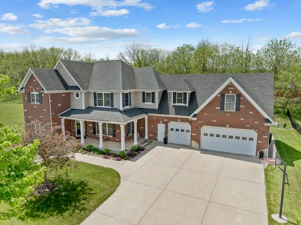 1007 Secretariat Dr, Genoa, IL 60135