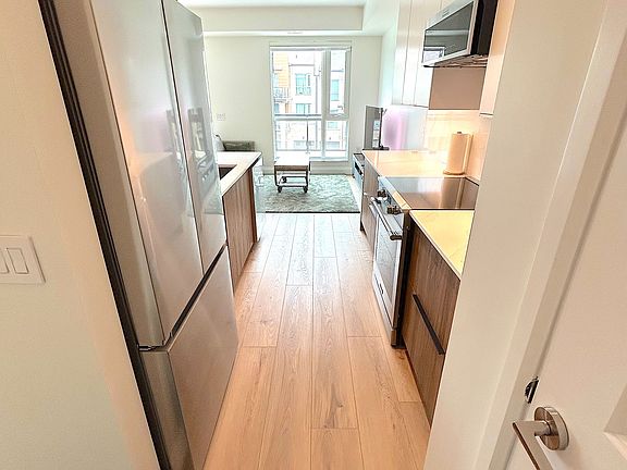 4th image of 2375 Bronte Rd #309