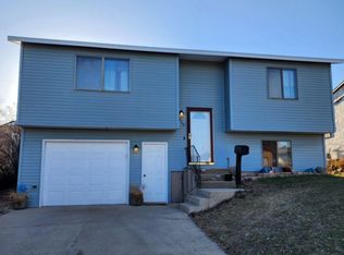 615 5th St SW, Minot, ND 58701