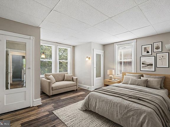 4th image of 481 Gerhard St APT 2