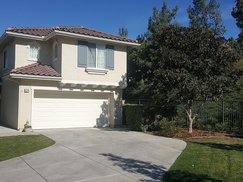 1st image of 1574 Carriage Cir