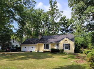 140 Tomahawk Dr, Avon Lake, OH