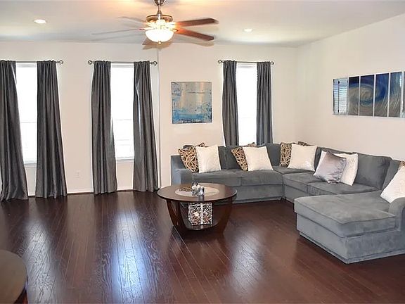 4th image of 7907 Bachwood Dr