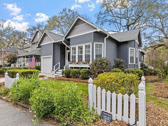 2nd image of 2696 Nantucket Ln