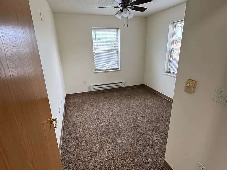90 E Gridley Ave — Photo 75