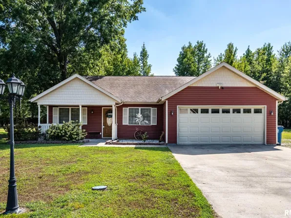 307 Noah Ln, Carterville, IL 62918