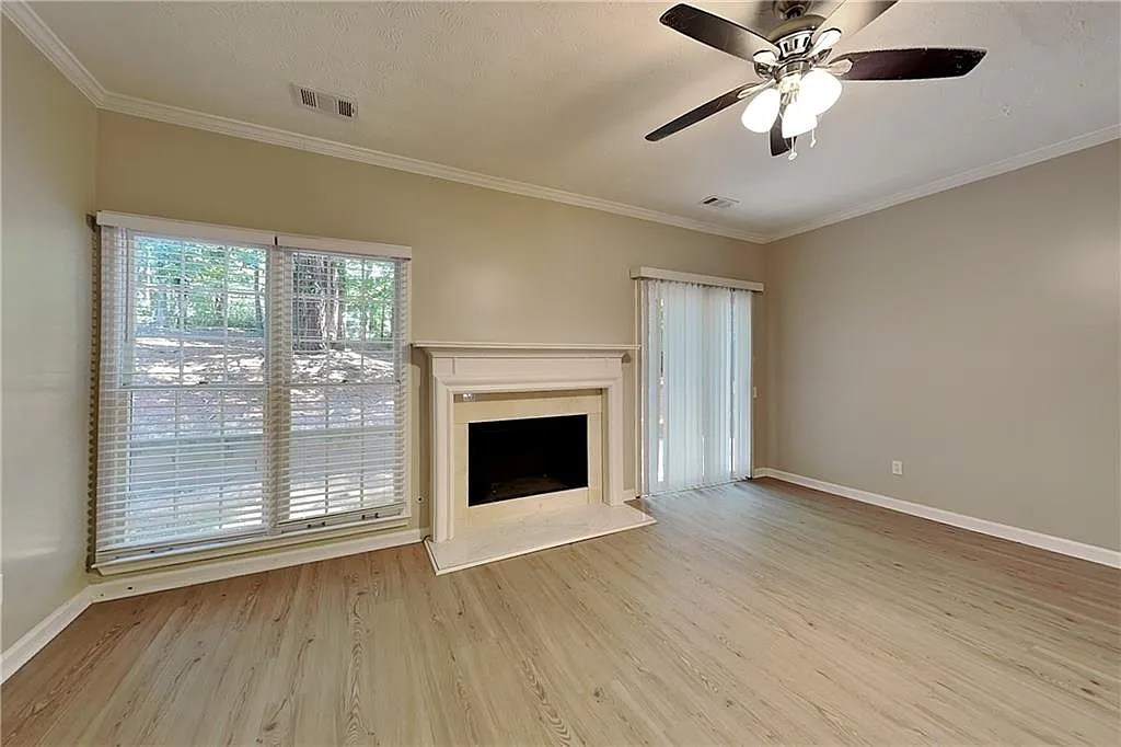 4 bed, 2.5 bath, 2634 sqft, $3,150 — Photo 2