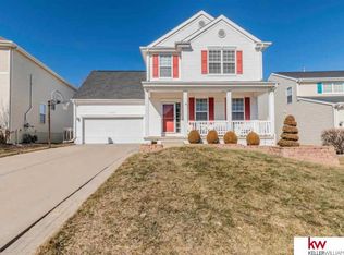 2904 Birchwood Dr, Bellevue, NE 68123