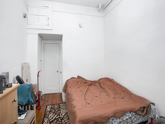 4th image of 413 E 87th St APT 1D