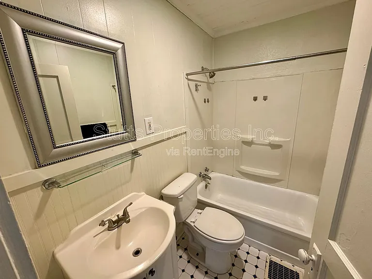 235 Edgewood Dr — Photo 10
