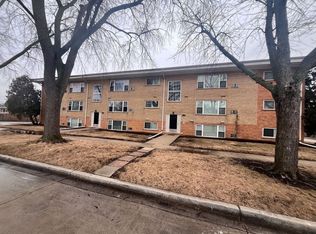 339 N Yale Ave APT K, Villa Park, IL 60181