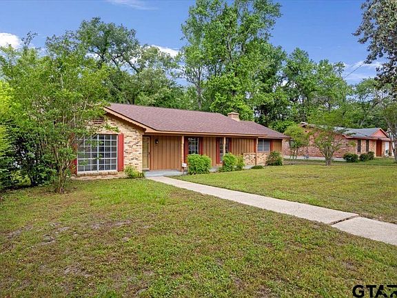 3rd image of 2932 Orr Dr