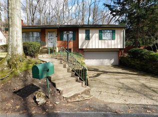 1935 Hampstead Dr, Pittsburgh, PA 15235