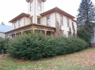 18 Chapel St, Almond, NY 14804