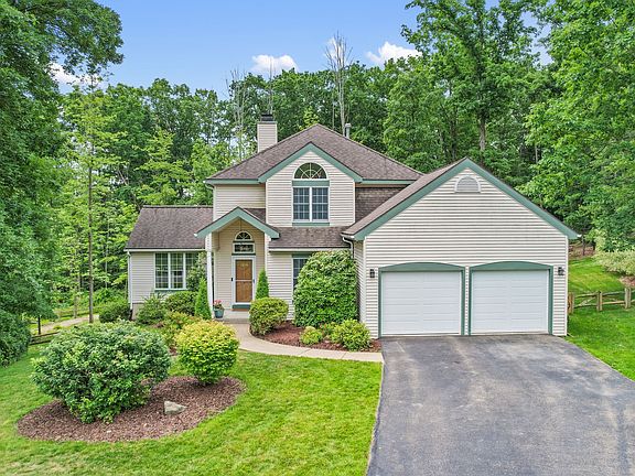 2nd image of 1219 Foxboro Ln