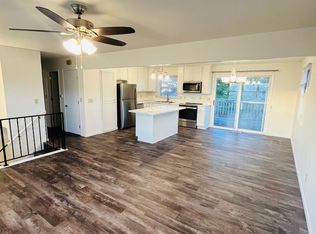 384 Broadway Dr, Sun Prairie, WI 53590