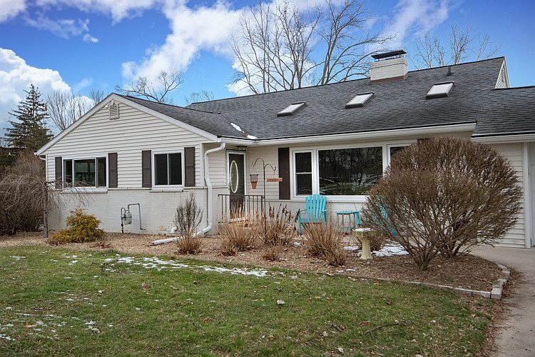 1st image of 3602 Holly Dr
