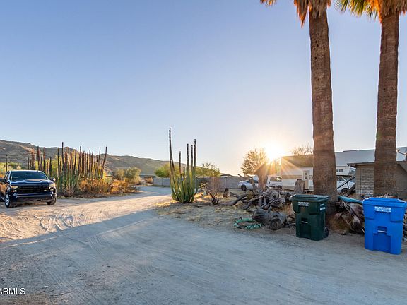 2nd image of 2306 E SOUTH MOUNTAIN Avenue