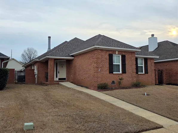 1712 Pebble Creek Dr, Prattville, AL 36066