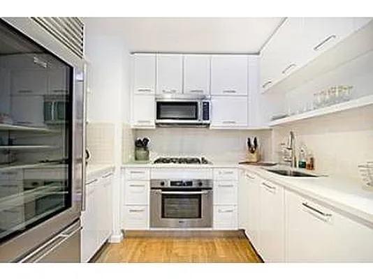 Rented by R New York | media 15