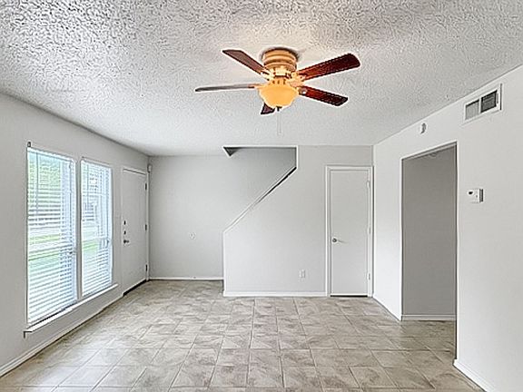 4th image of 538 Norwood Cir E