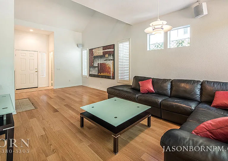 5482 Avignon Ct — Photo 2