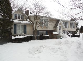 834 Congress Lake Rd, Mogadore, OH 44260