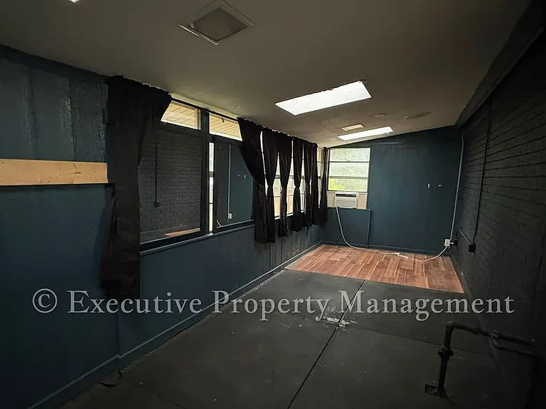 410 Jeffrey Ln — Photo 53