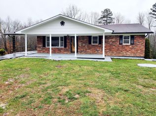 1492 E Williamsburg St, Whitley City, KY 42653