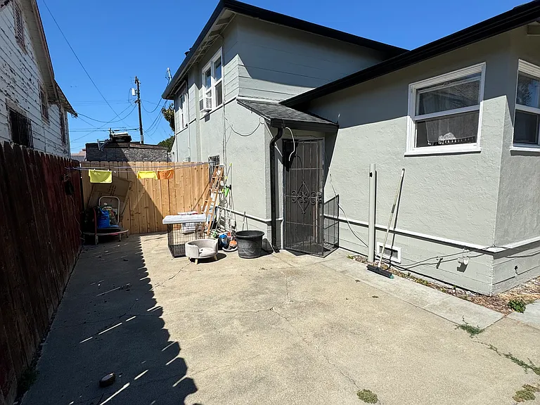 1530 Somers St — Photo 5