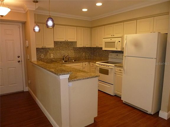 4th image of 9481 Highland Oak Dr Unit 1604