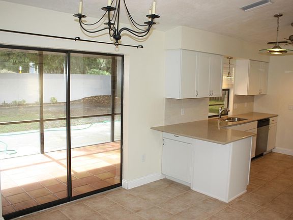 3rd image of 2465 Briar Oak Cir